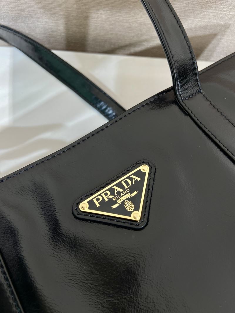 Pra*a tote bags